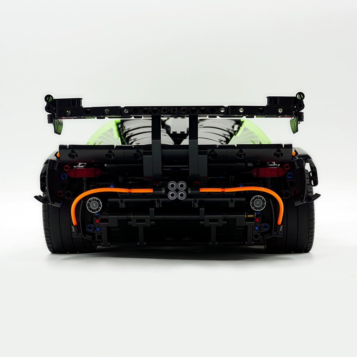 Lamborghini SCV12 1:8
