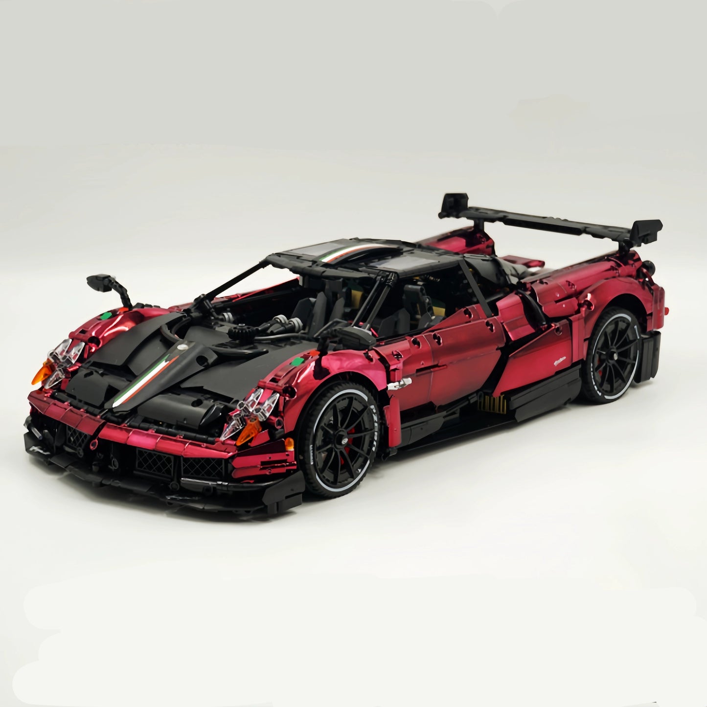 Pagani Huayra 1:8