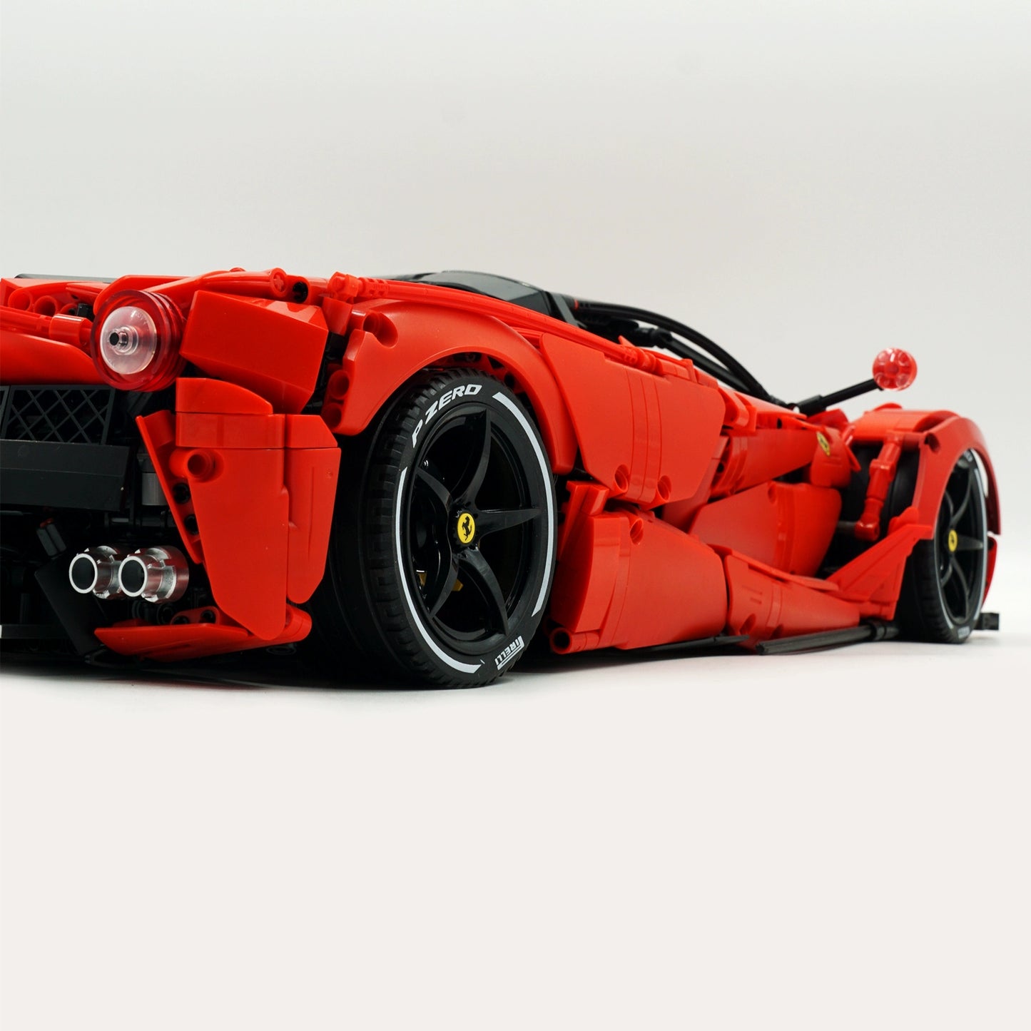 Ferrari LaFerrari 1:8