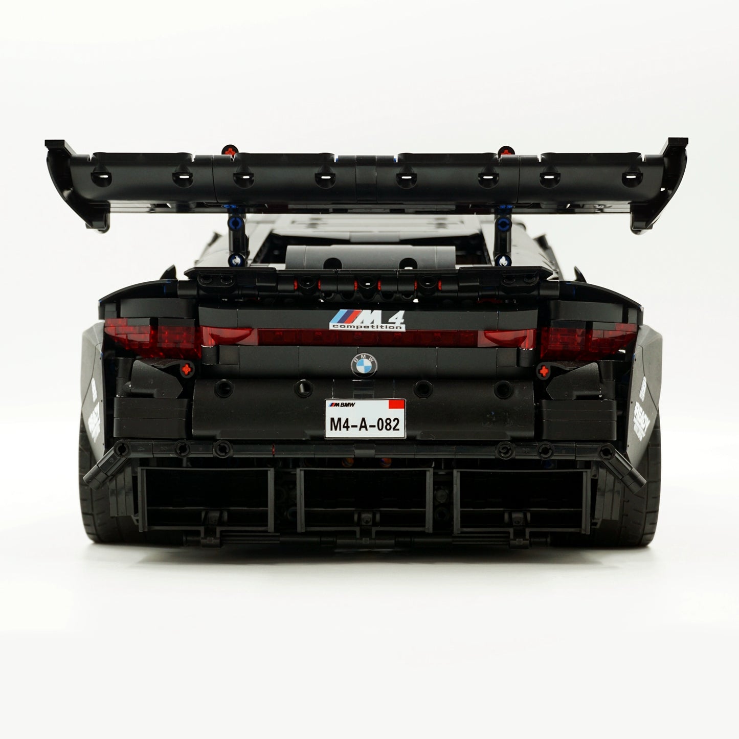 BMW M4 GT3 1:8
