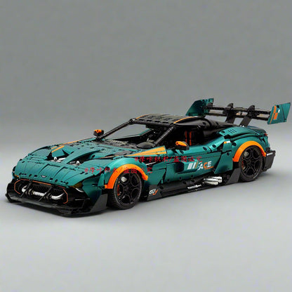 Aston Martin Vulcan 1:8