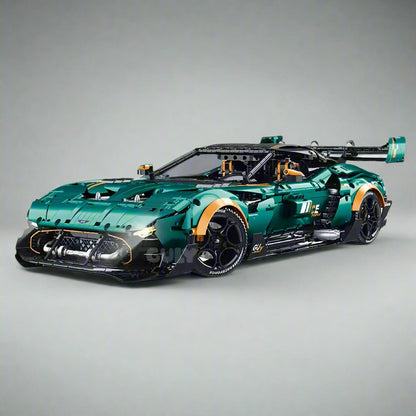 Aston Martin Vulcan 1:8