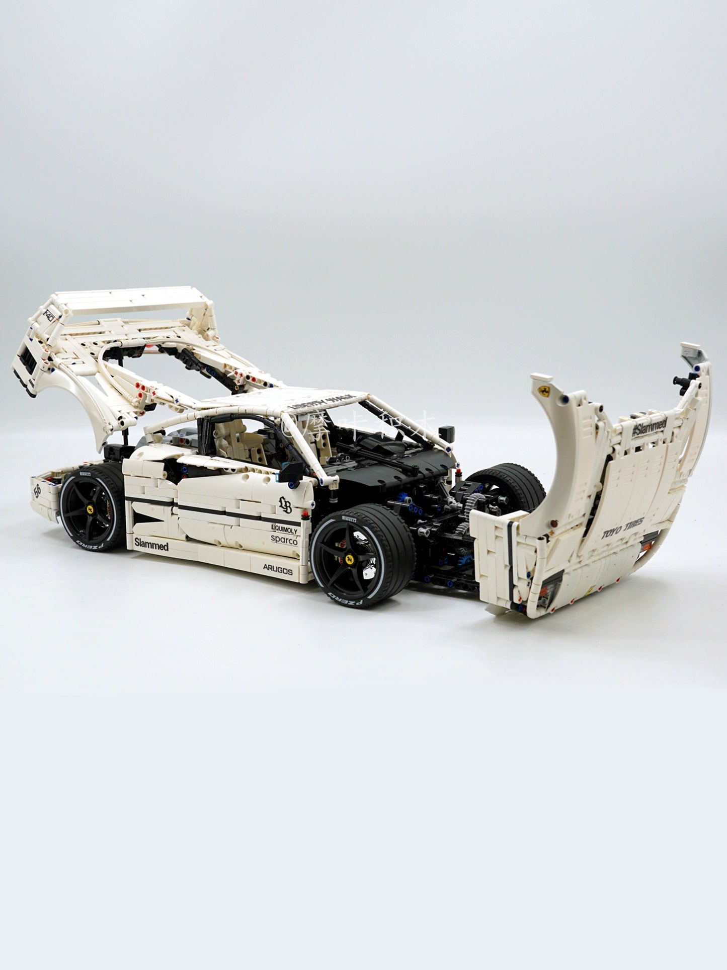 F40 1:8