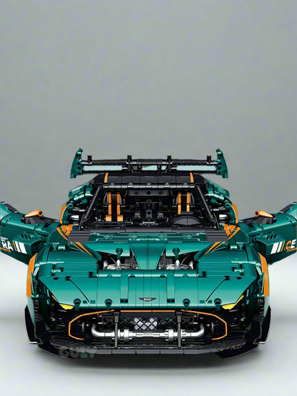 Aston Martin Vulcan 1:8