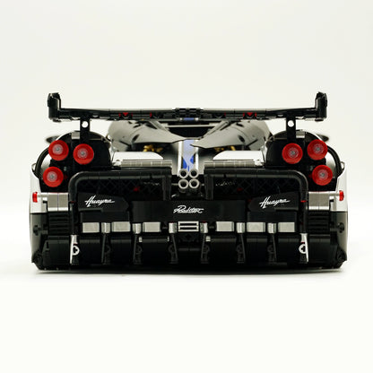 Pagani Huayra 1:8