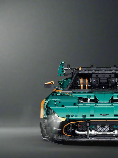 Aston Martin Vulcan 1:8