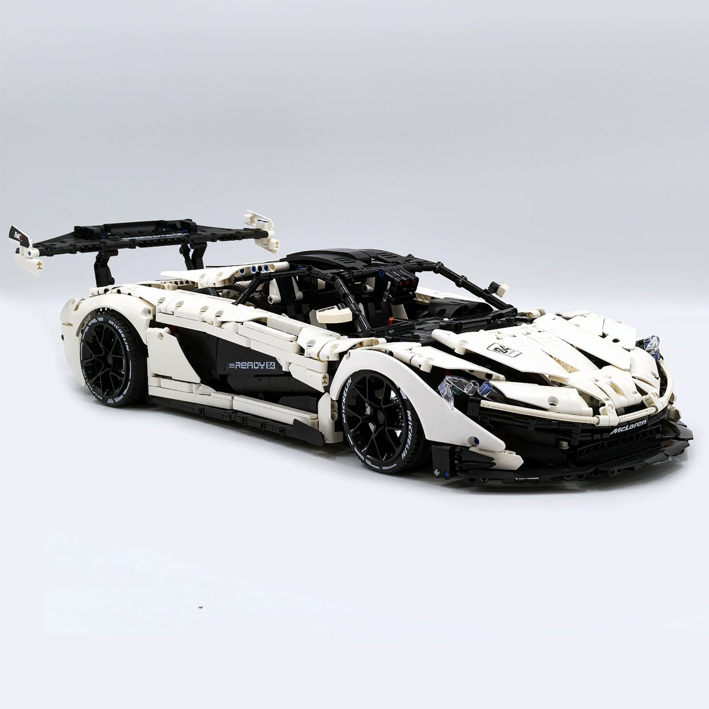 McLaren P1 1:8